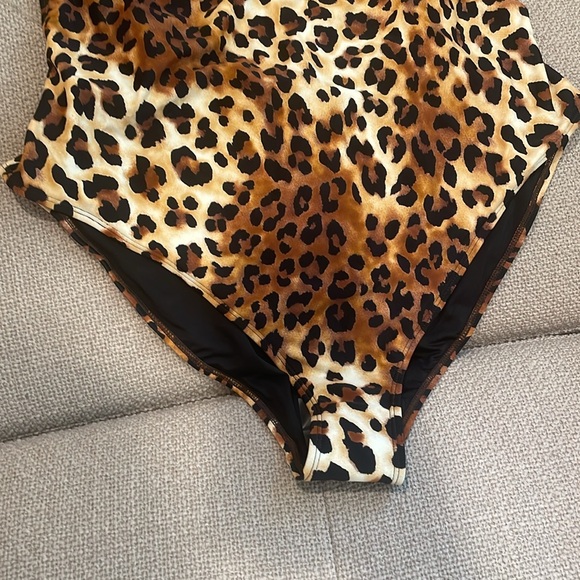 Forever 21 leopard one piece swimsuit size 2x new - Picture 5 of 5